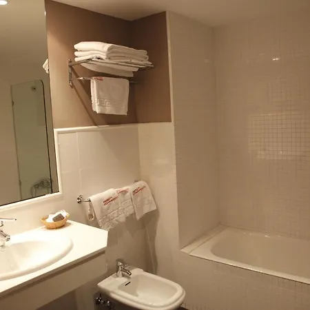 Cesaraugusta Hotel Saragoça Quarto foto